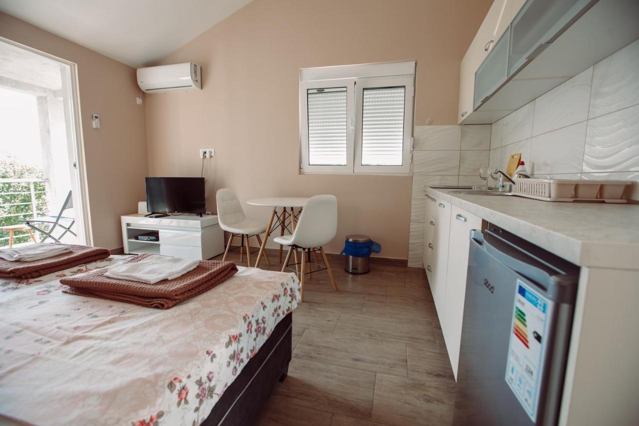 Apartmani Peko Kotor Buitenkant foto