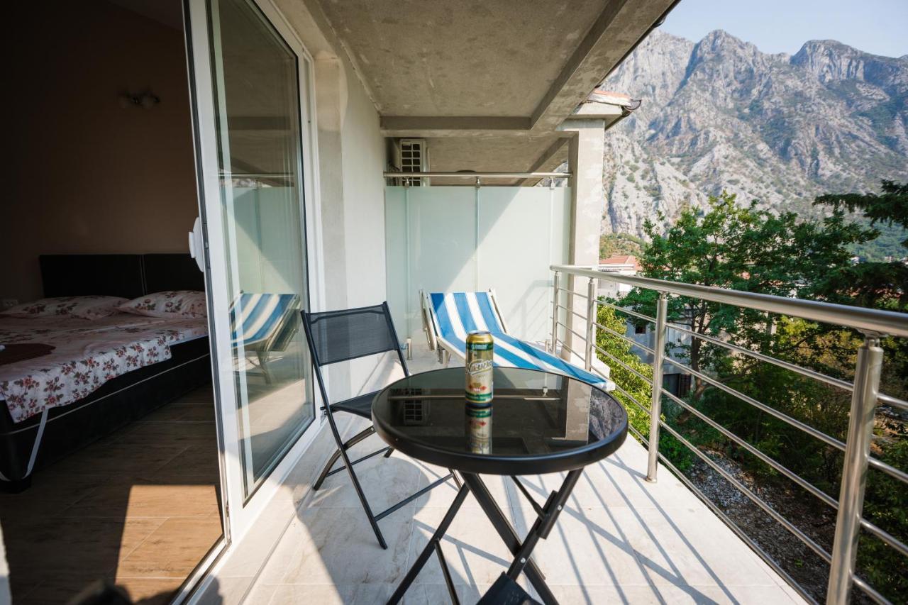 Apartmani Peko Kotor Buitenkant foto