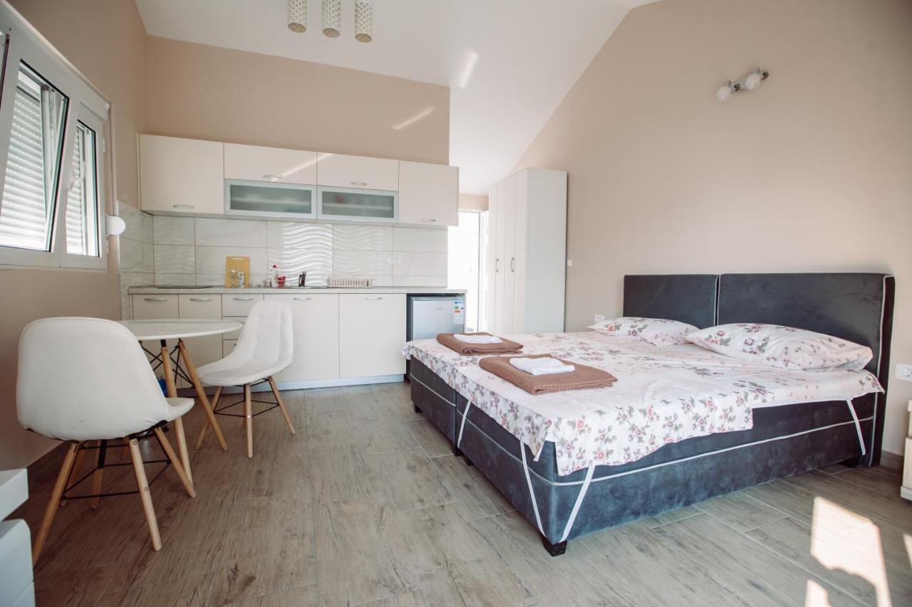 Apartmani Peko Kotor Buitenkant foto