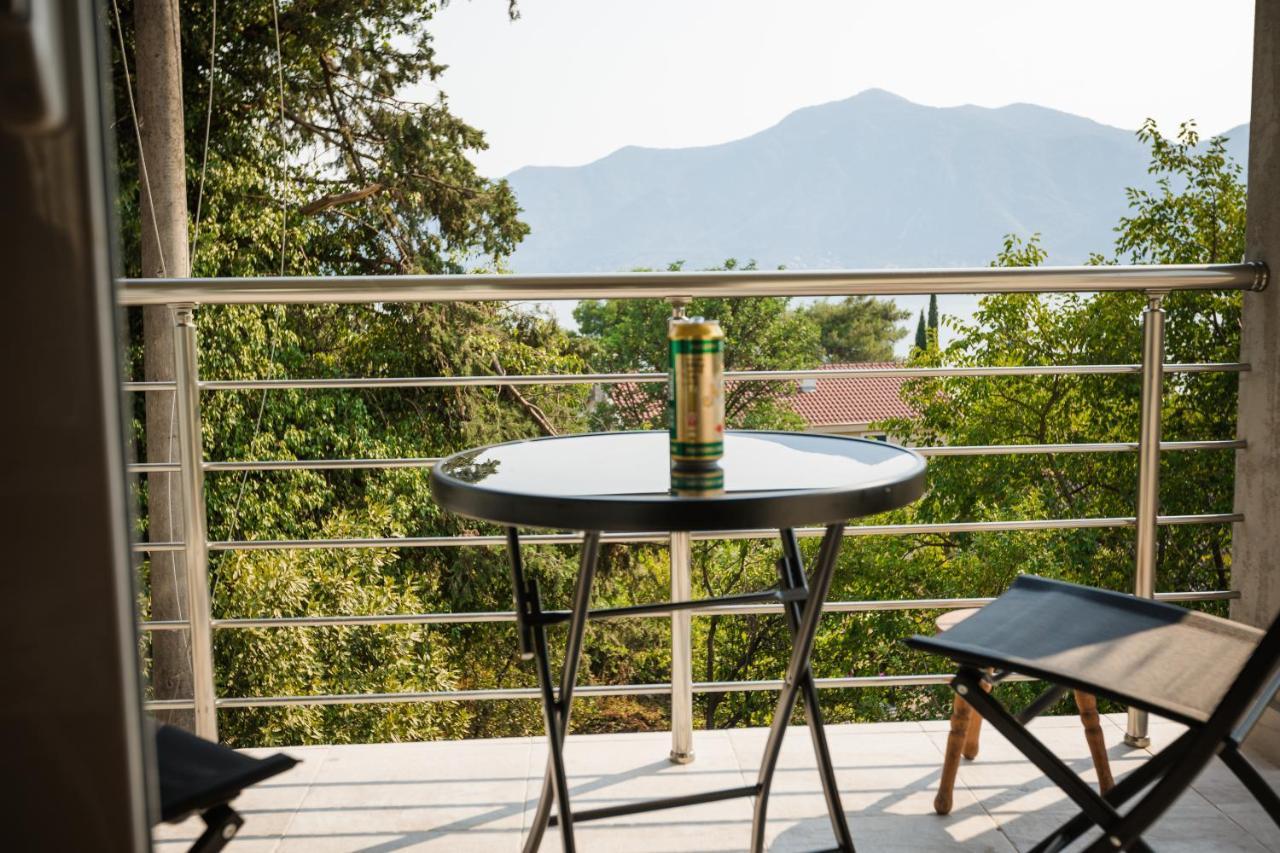 Apartmani Peko Kotor Buitenkant foto