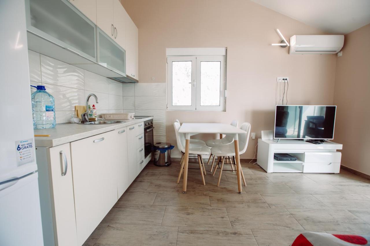 Apartmani Peko Kotor Buitenkant foto